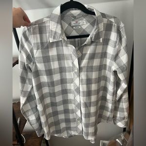 Vineyard vines relax fit grey and white check button down size 8